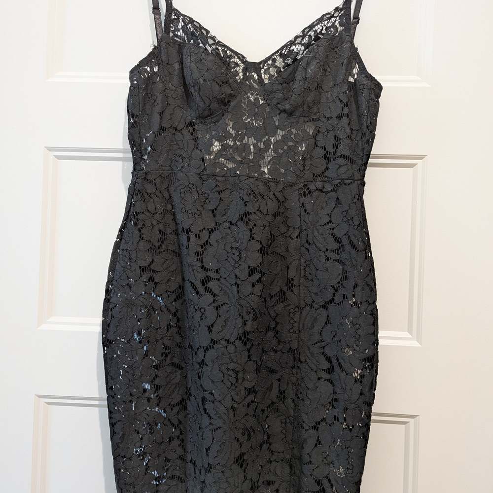 Elegant Black Lace Mini Dress